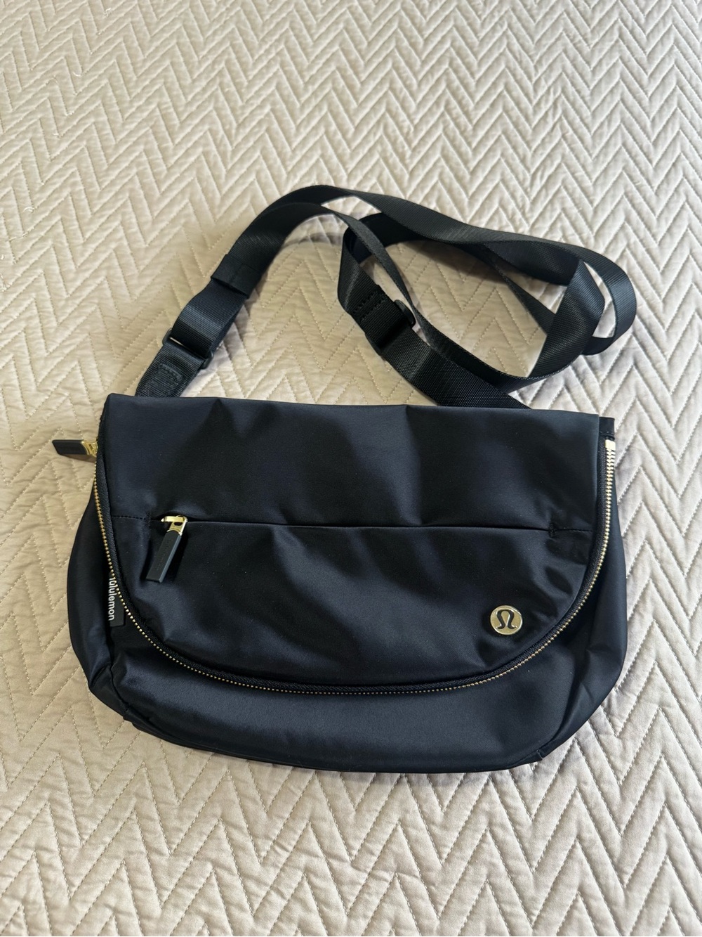 LAST CALL🎉QUICK SALE🎉Lululemon All Night Festival Bag - Picture 8 of 8